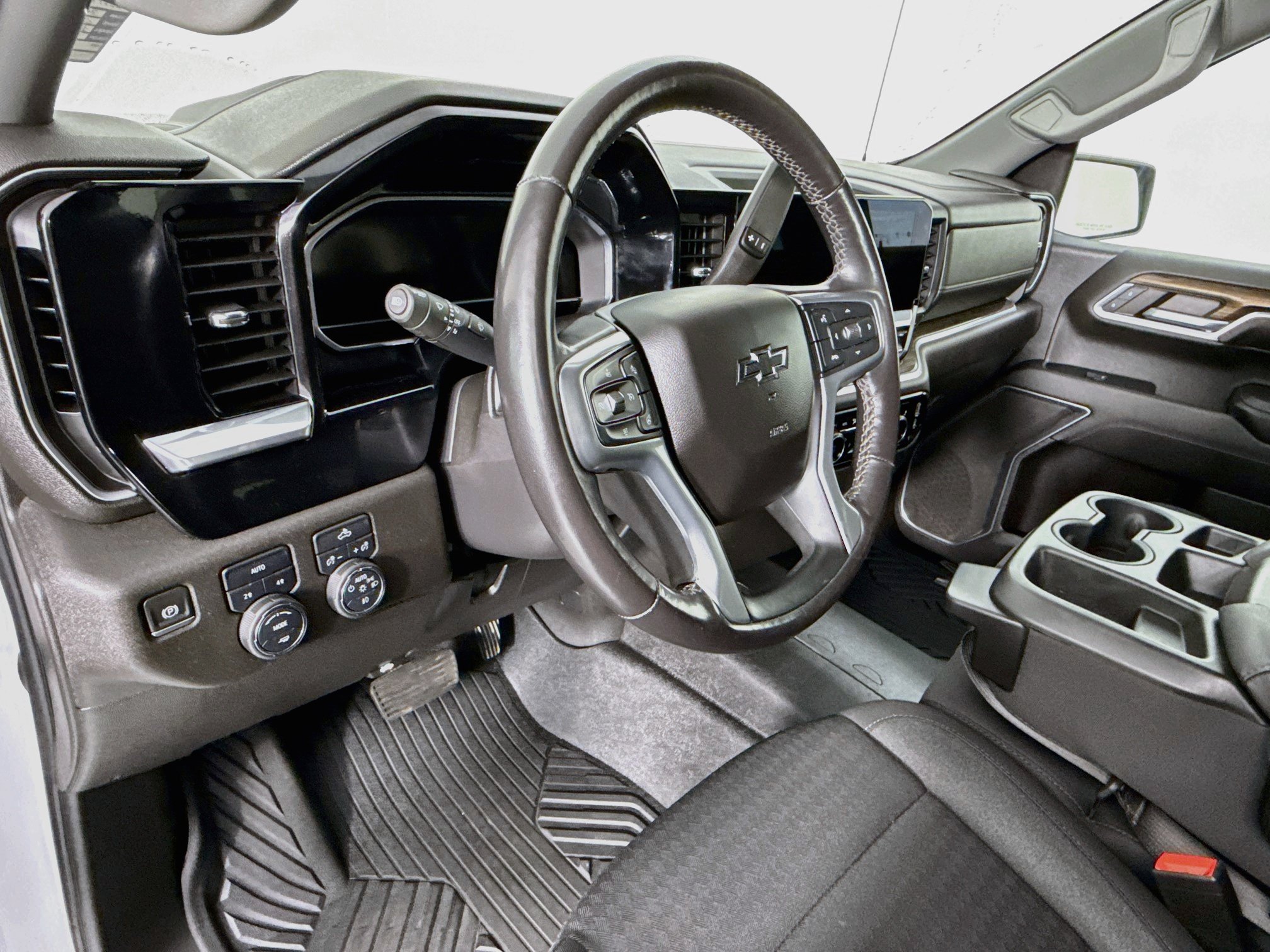 Certified 2022 Chevrolet Silverado 1500 RST AWD/4WD image 9