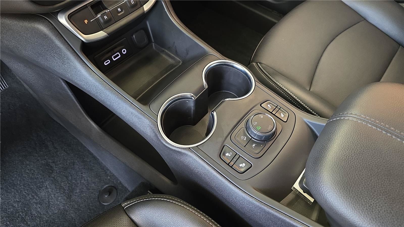 Used 2024 GMC Terrain SLT w/ Elevation Edition AWD/4WD image 23
