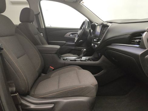 Used 2020 Chevrolet Traverse LT image 21