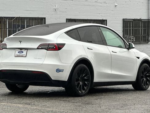 Used 2021 Tesla Model Y Long Range image 4