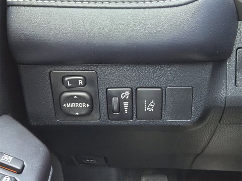 Used 2017 Toyota RAV4 XLE image 25