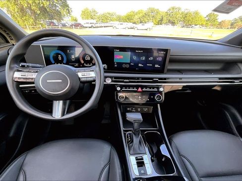 Used 2025 Hyundai Santa Cruz SEL FWD image 13
