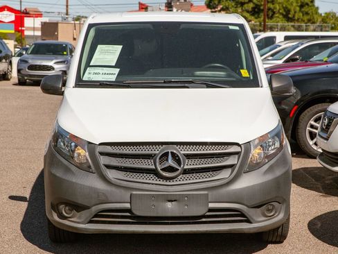Used 2020 Mercedes-Benz Metris image 3