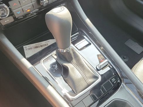 New 2023 Jeep Compass Latitude w/ Sun and Sound Group image 18