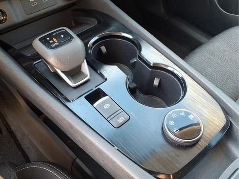 Used 2024 Nissan Rogue SV image 11