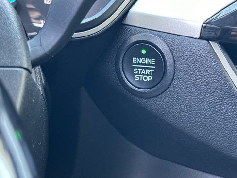 Certified 2022 Ford Escape SE w/ SE Sport Appearance Package AWD/4WD image 24
