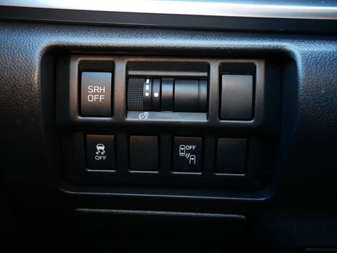 Used 2018 Subaru Crosstrek 2.0i Limited image 26