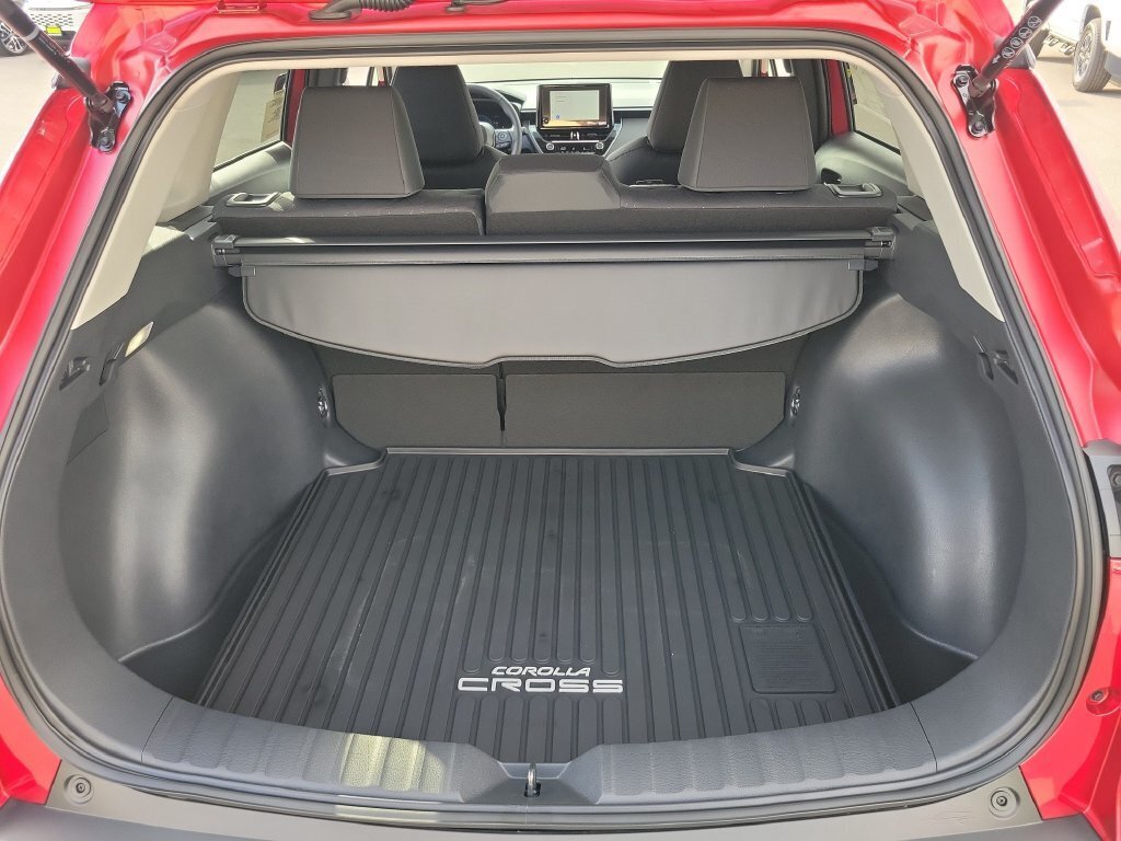 New 2026 Toyota Corolla Cross LE w/ Moonroof Package FWD image 9