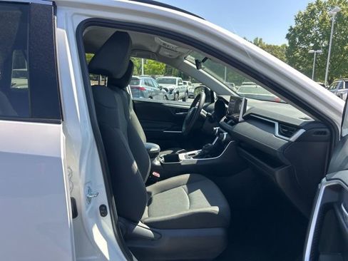 Used 2024 Toyota RAV4 XLE AWD/4WD image 19