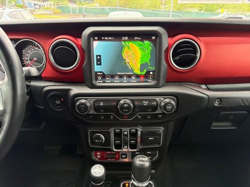 Used 2018 Jeep Wrangler Unlimited Rubicon AWD/4WD image 22