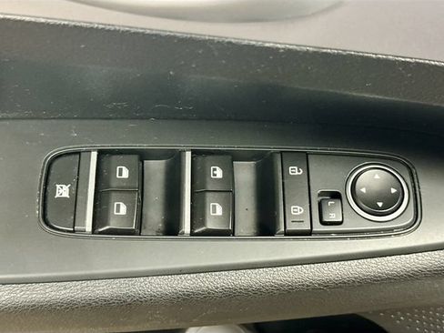 Used 2024 Kia Forte LXS w/ LXS Technology Package FWD image 17