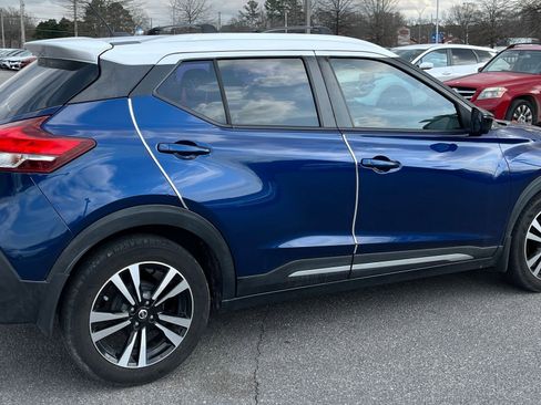 Used 2020 Nissan Kicks SR image 9