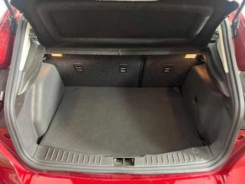 Used 2016 Ford Focus SE w/ SE Power Seat Package FWD image 6