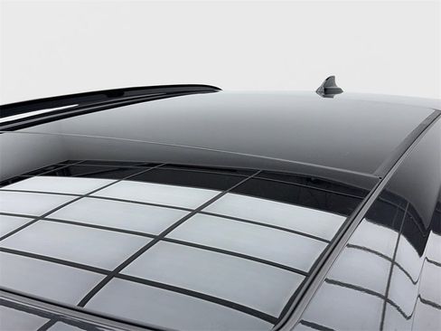 Used 2022 BMW X5 M50i image 13