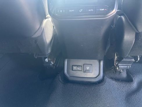 Used 2022 Toyota Highlander Limited AWD/4WD image 24