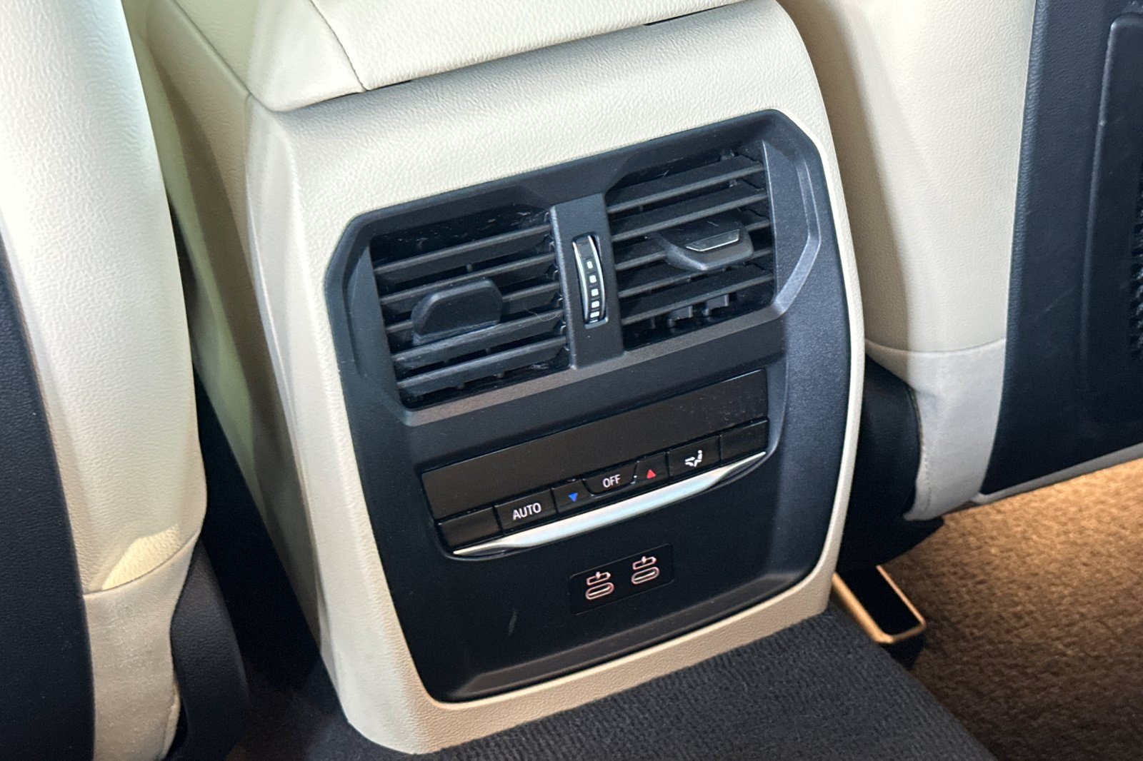 Certified 2024 BMW i4 eDrive40 w/ Premium Package RWD image 16