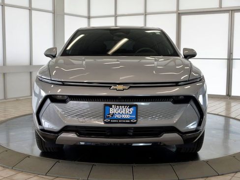 Used 2025 Chevrolet Equinox EV LT FWD image 3