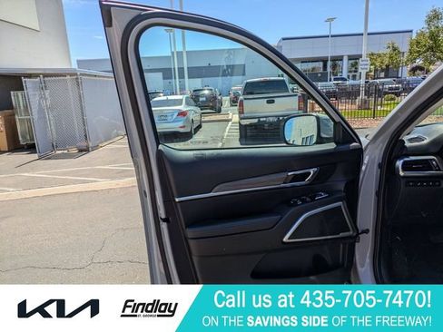 Used 2021 Kia Telluride EX w/ EX Premium Package AWD/4WD image 13