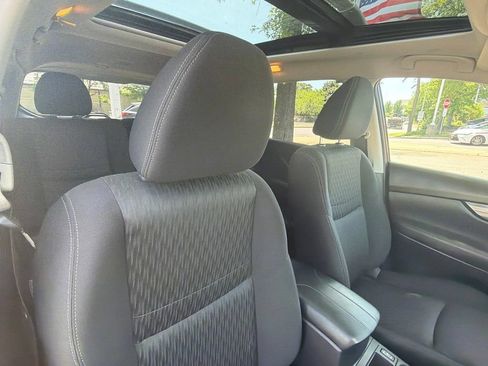 Used 2020 Nissan Rogue SV w/ Sun & Sound Touring Package AWD/4WD image 29