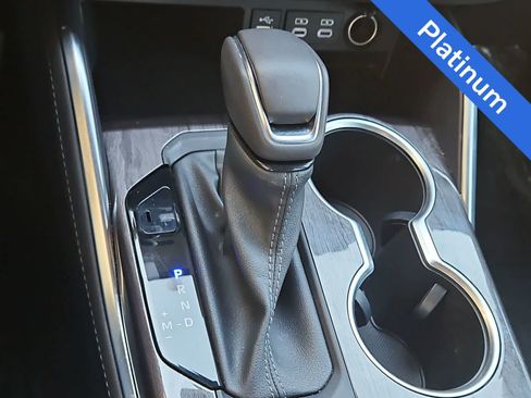 Used 2023 Toyota Highlander Platinum FWD image 21