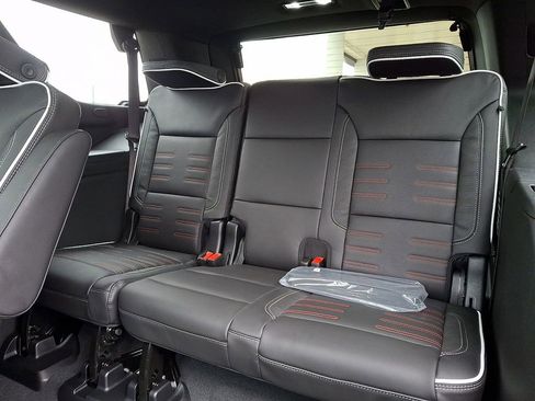 New 2026 GMC Yukon AT4 Ultimate w/ LPO, Illumination Package image 7