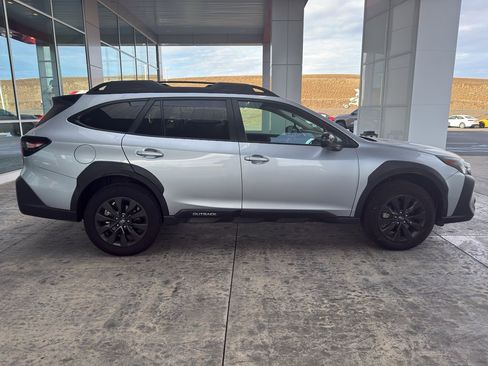 Used 2024 Subaru Outback Onyx Edition AWD/4WD image 10