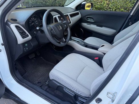 Used 2021 Honda HR-V EX image 13