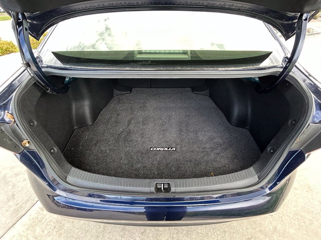 Used 2025 Toyota Corolla LE w/ Carpet Mat Package (TMS) FWD image 28