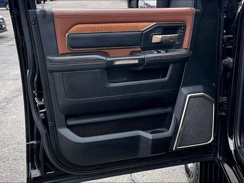 Used 2024 RAM 3500 Limited w/ Towing Technology Group image 21