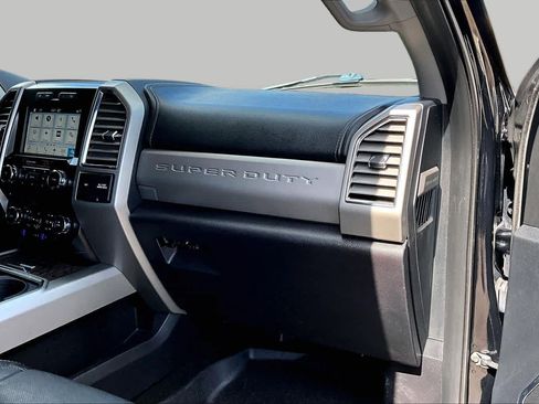 Used 2017 Ford F250 Lariat w/ Lariat Ultimate Package AWD/4WD image 19