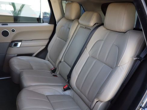 Used 2014 Land Rover Range Rover Sport HSE image 12