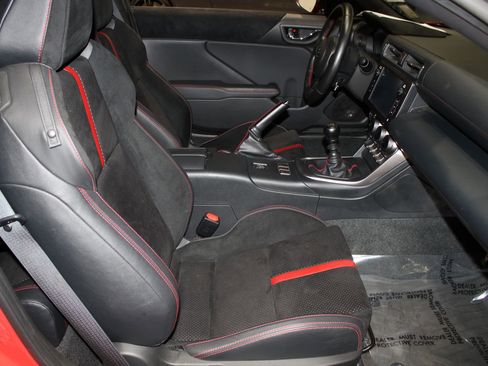 Used 2024 Subaru BRZ Limited image 32