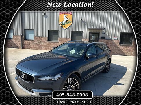 Used 2018 Volvo V90 T5 Cross Country w/ Convenience Package image 1