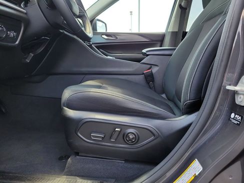 Used 2023 Jeep Grand Cherokee L Laredo AWD/4WD image 19