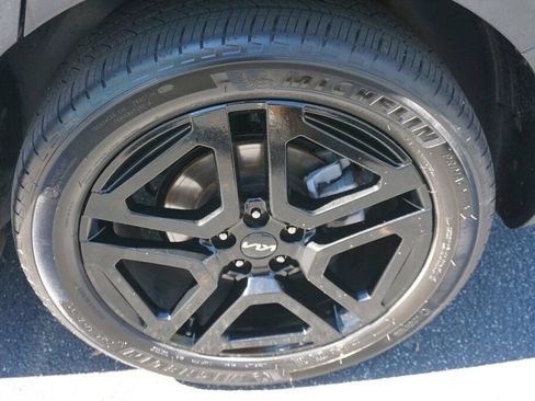 Used 2023 Kia Telluride EX X-Line image 11