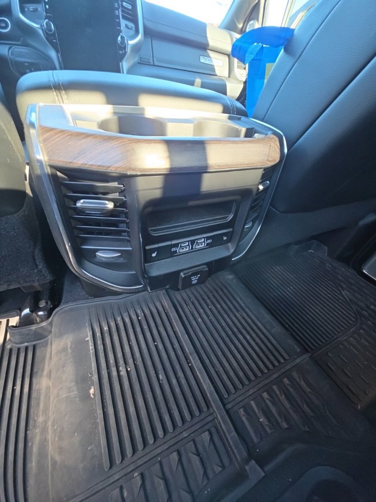 Used 2025 RAM 3500 Laramie AWD/4WD image 17