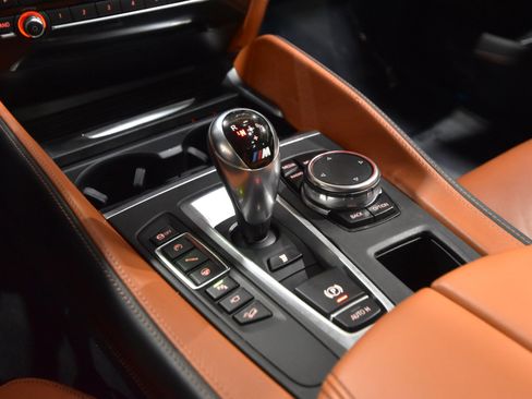 Used 2016 BMW X5 M image 44