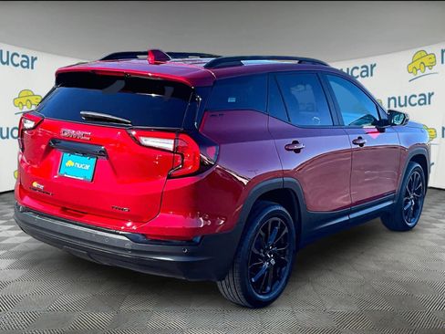 Used 2023 GMC Terrain SLE w/ Driver Convenience Package image 6