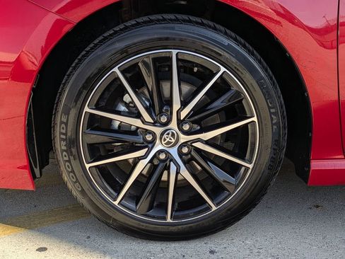 Used 2024 Toyota Camry SE image 30