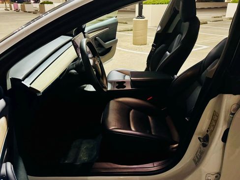 Used 2021 Tesla Model 3 Standard Range Plus image 19
