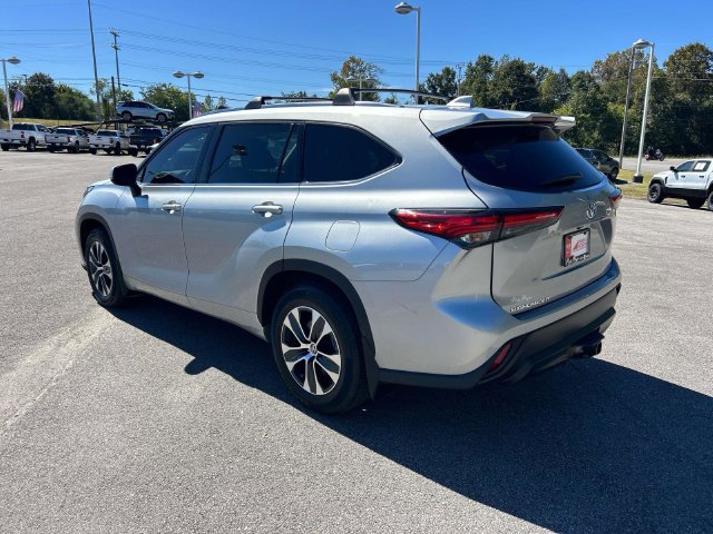 Used 2021 Toyota Highlander XLE FWD image 5