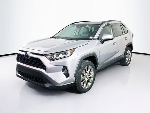 Used 2021 Toyota RAV4 XLE Premium FWD image 3