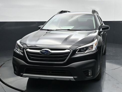 Used 2020 Subaru Outback Limited AWD/4WD image 3