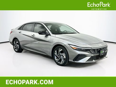 Used 2025 Hyundai Elantra Sport FWD image 1