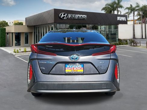 Used 2021 Toyota Prius Prime XLE w/ Carpet Mat Package (TMS) FWD image 4