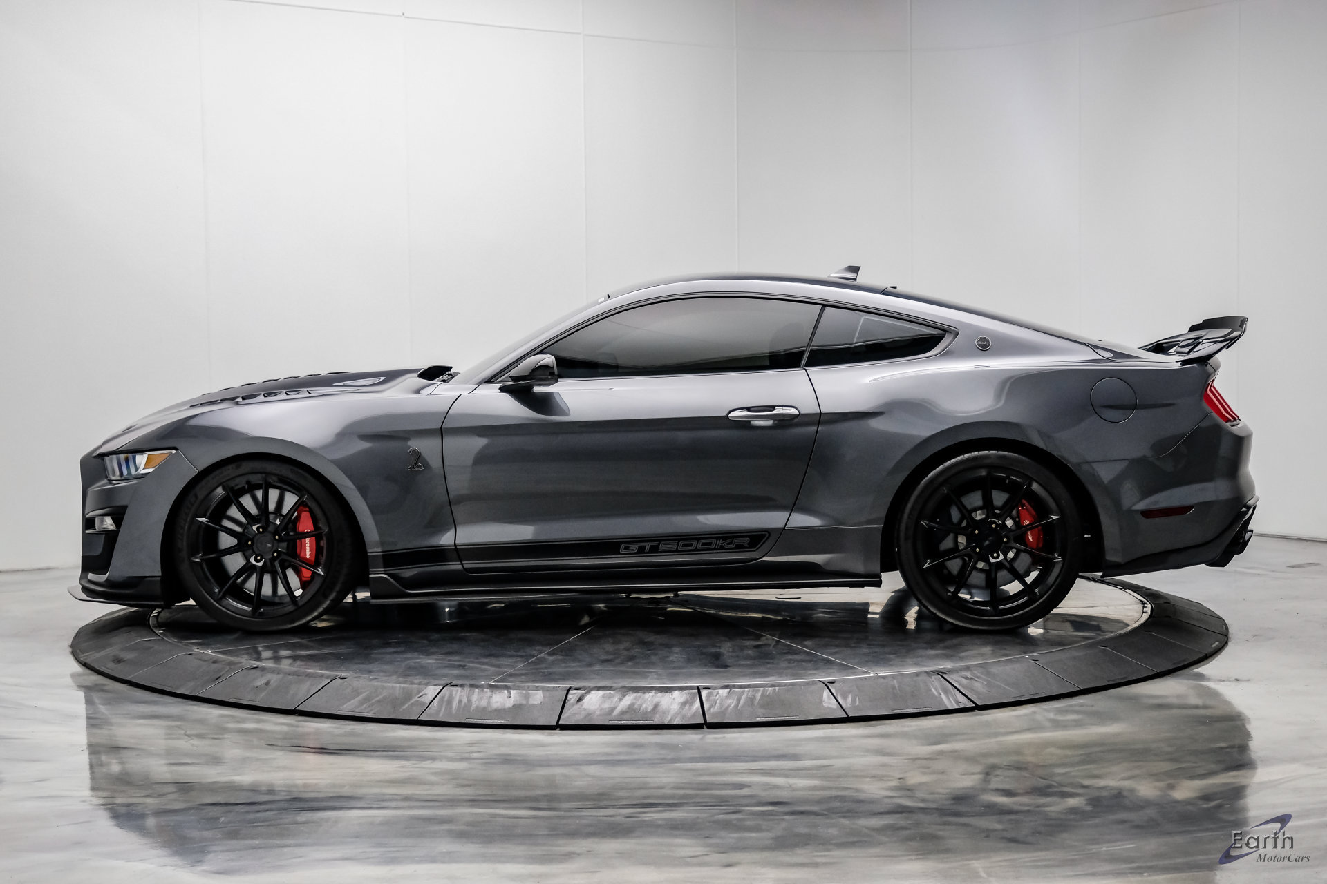 Used 2021 Ford Mustang Shelby GT500 w/ Technology Package RWD image 6