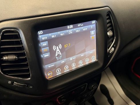 Used 2019 Jeep Compass Trailhawk w/ Cold Weather Group AWD/4WD image 12