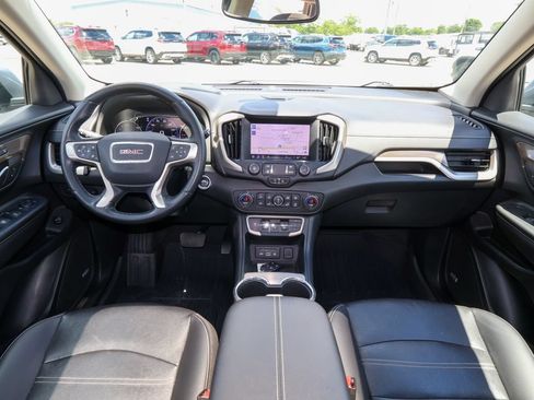 Used 2023 GMC Terrain Denali w/ Denali Premium Package AWD/4WD image 13