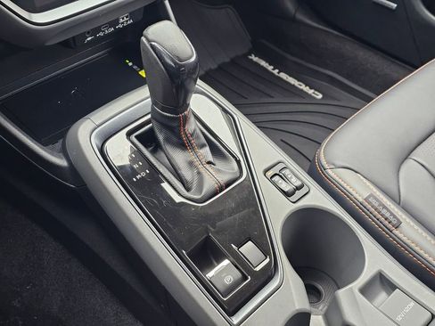 Used 2025 Subaru Crosstrek 2.5i Limited w/ Crosstrek Mirror Package image 32