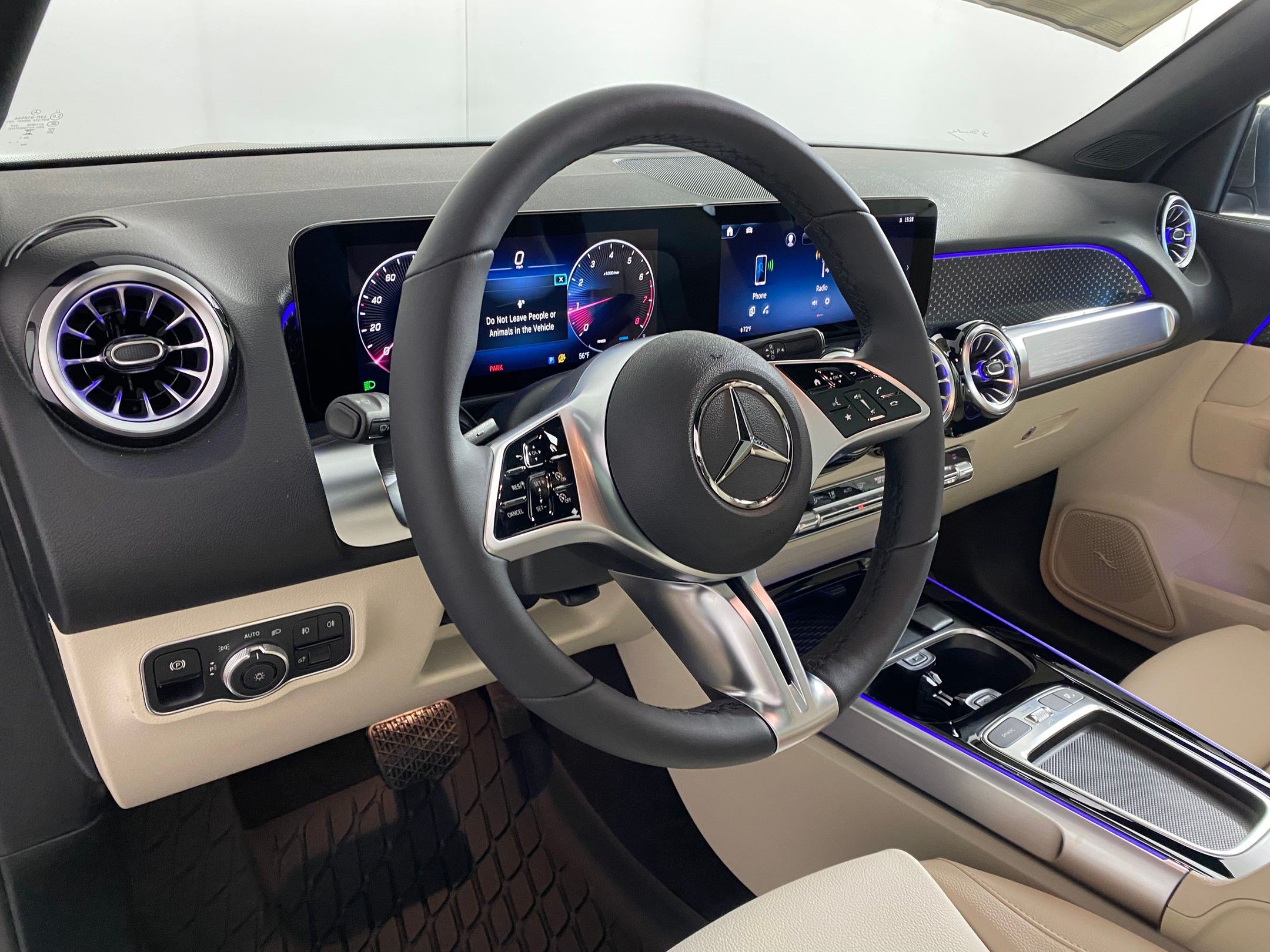 Used 2026 Mercedes-Benz GLB 250 4MATIC image 4